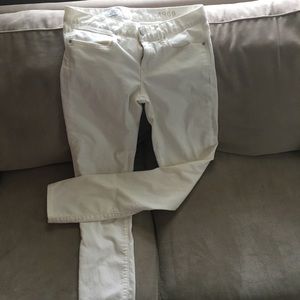 GAP white skinny jeans